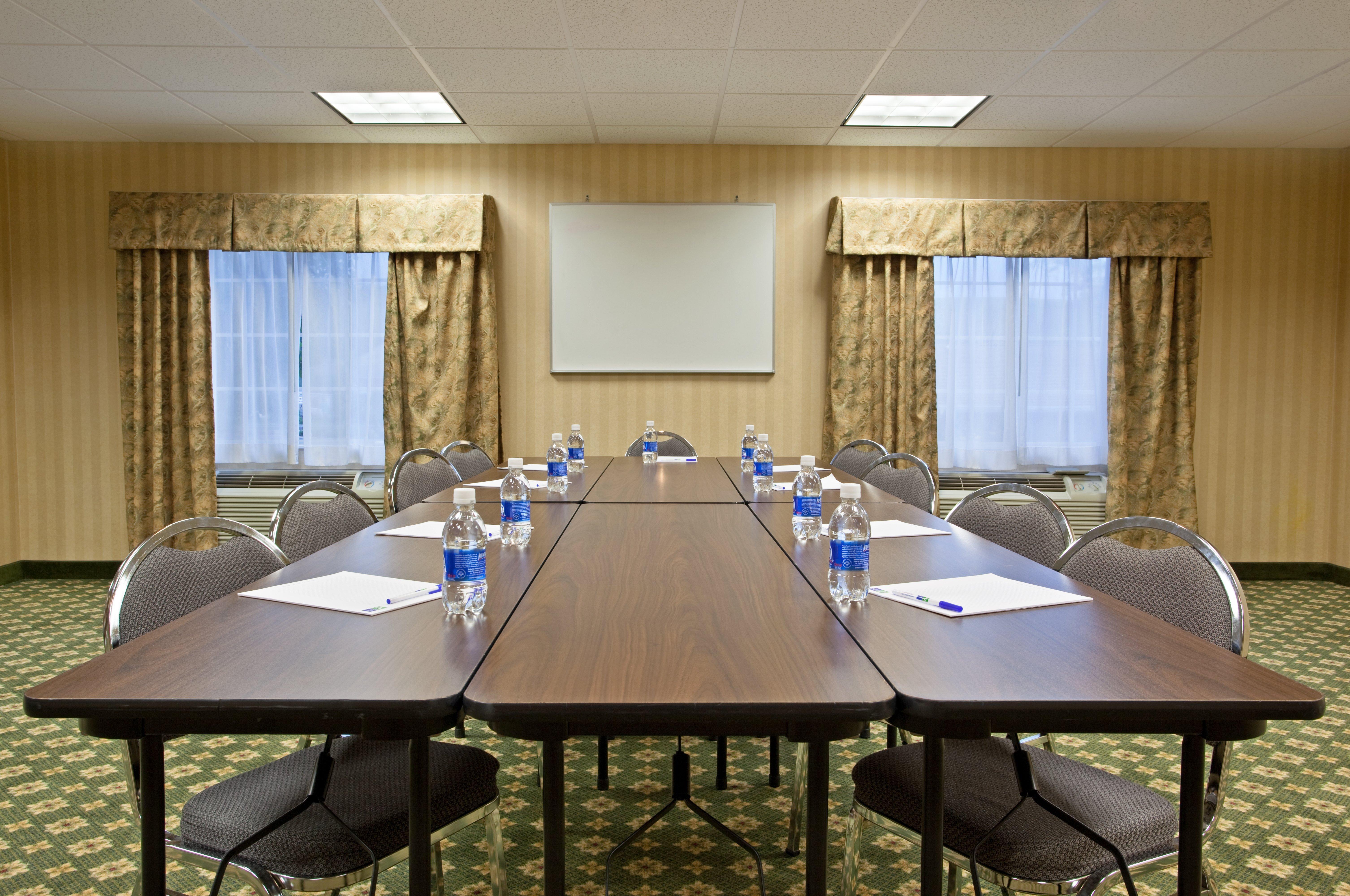 Holiday Inn Express Mount Pleasant- Scottdale By Ihg Экстерьер фото