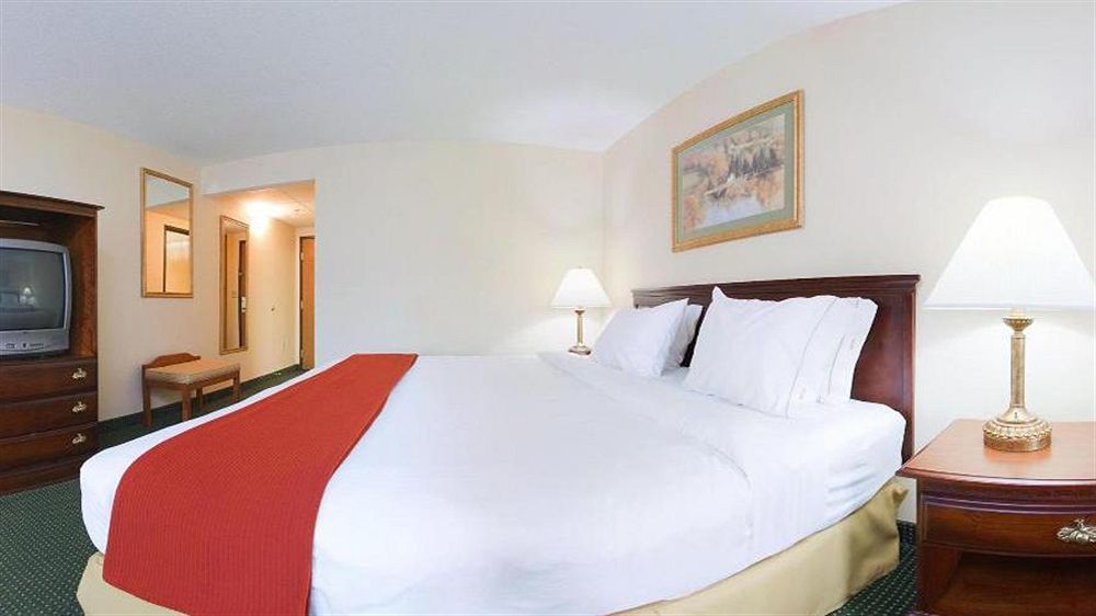 Holiday Inn Express Mount Pleasant- Scottdale By Ihg Экстерьер фото