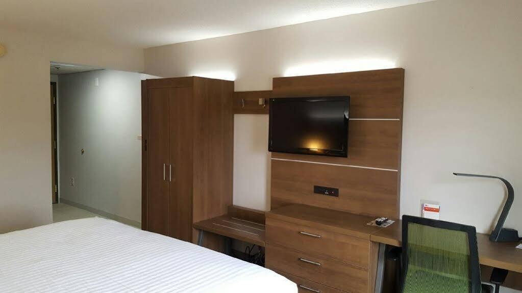 Holiday Inn Express Mount Pleasant- Scottdale By Ihg Экстерьер фото